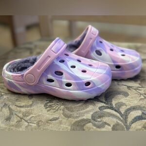 Croc Lookalike Fur Lined Slip on Shoes